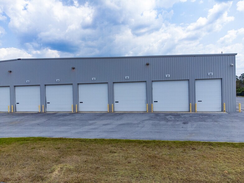 More Photos Of 7801 Commerce Blvd, Panama City Distribution For Sale