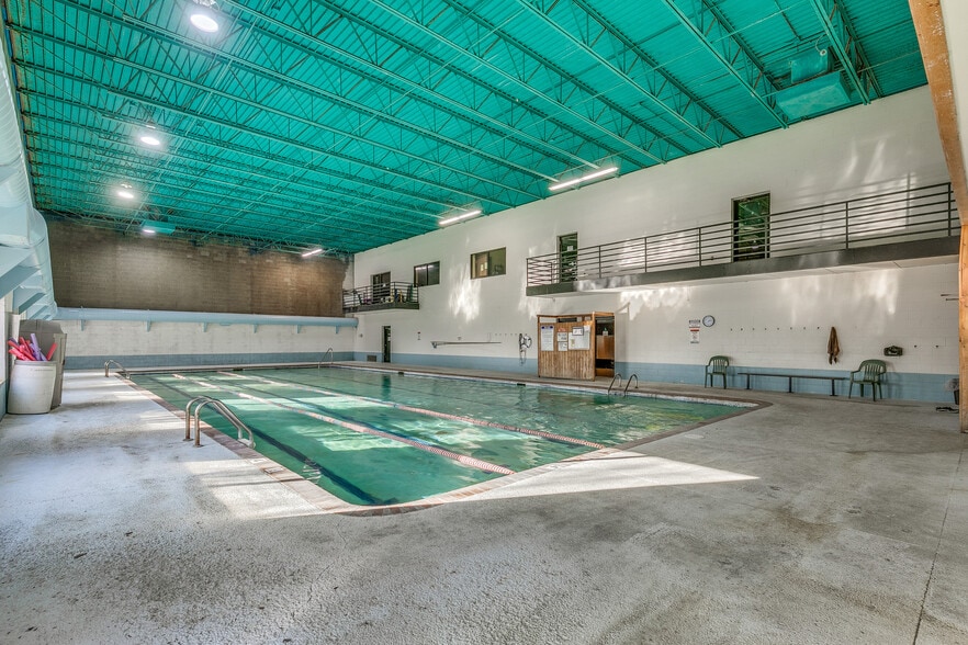 More Photos Of 133 Sandberg Rd, Monticello Storefront For Sale