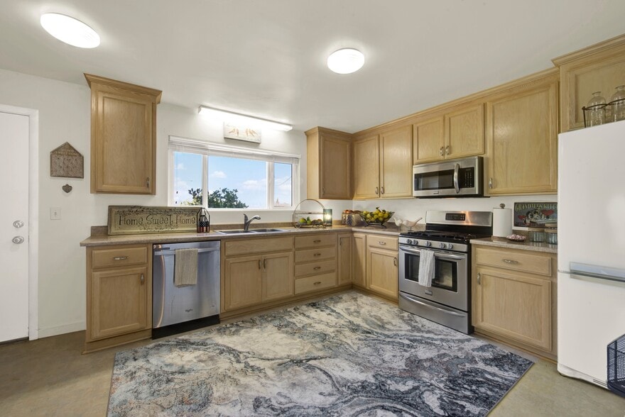 More Photos Of 8560 Holmes Ln, Winters Specialty For Sale