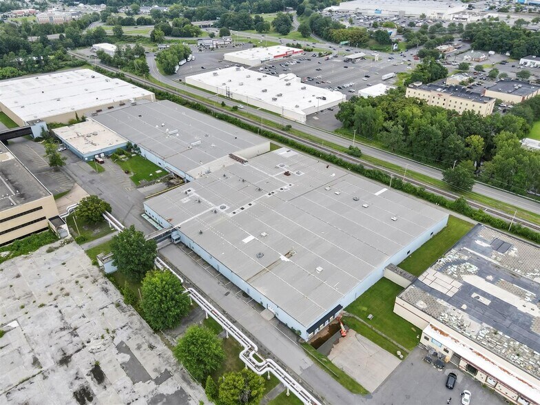 More Photos Of 1680-1698 Enterprise Dr, Kingston Manufacturing For Lease