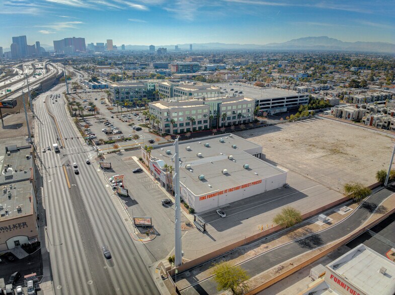 More Photos Of 300 S Martin Luther King Blvd, Las Vegas Freestanding For Sale