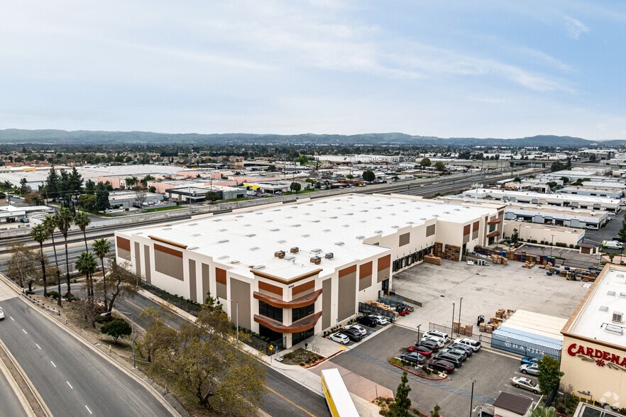 More Photos Of 10628 Central Ave, Montclair Distribution For Lease