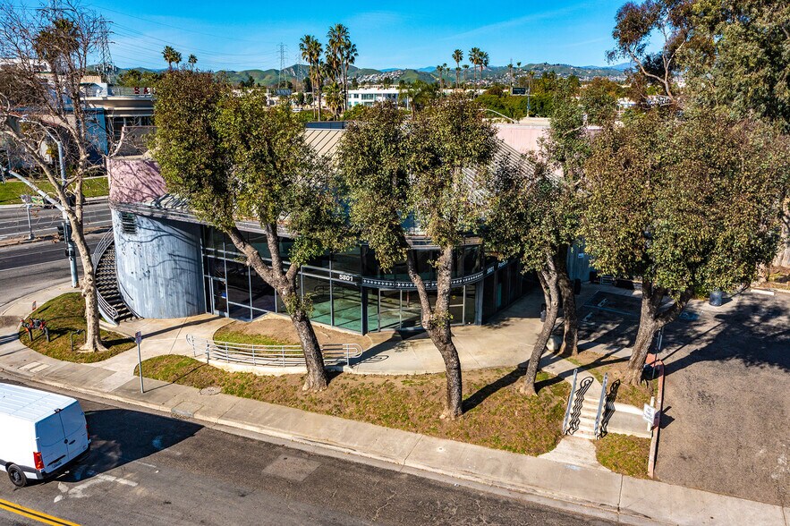 More Photos Of 5801 Valentine Rd, Ventura Freestanding For Lease