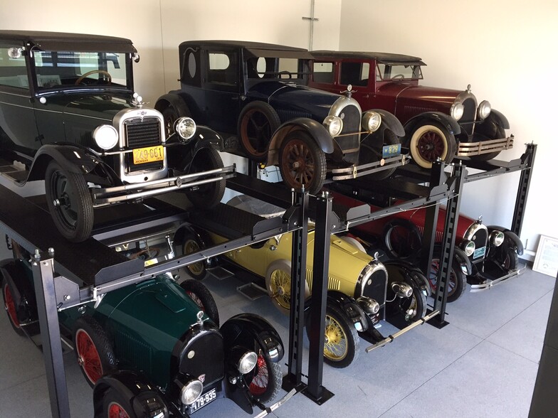 More Photos Of 62 W Speed Way, Pontiac Specialty For Sale