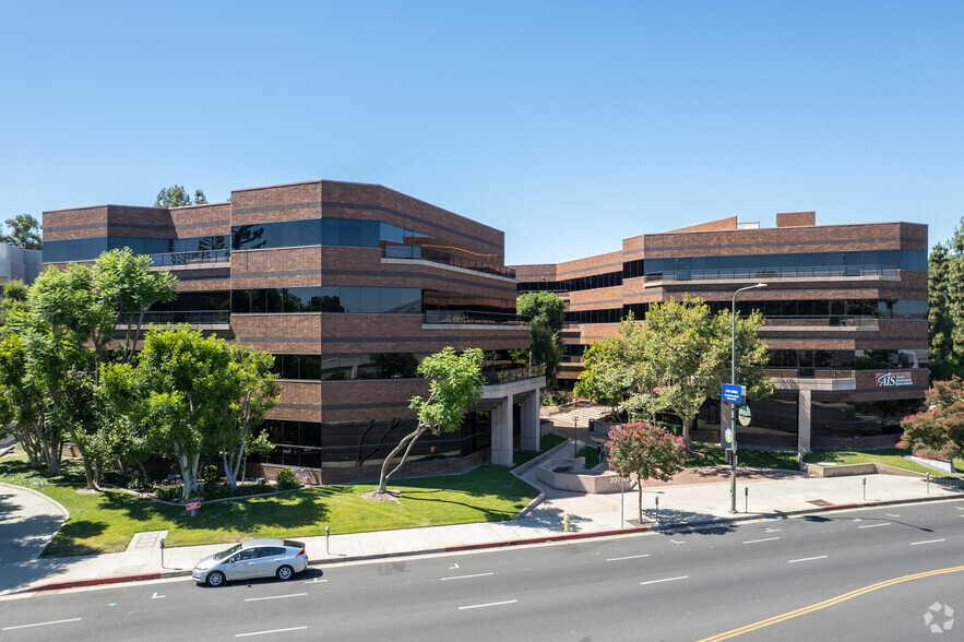 Primary Photo Of 20750 Ventura Blvd, Woodland Hills Office For Lease