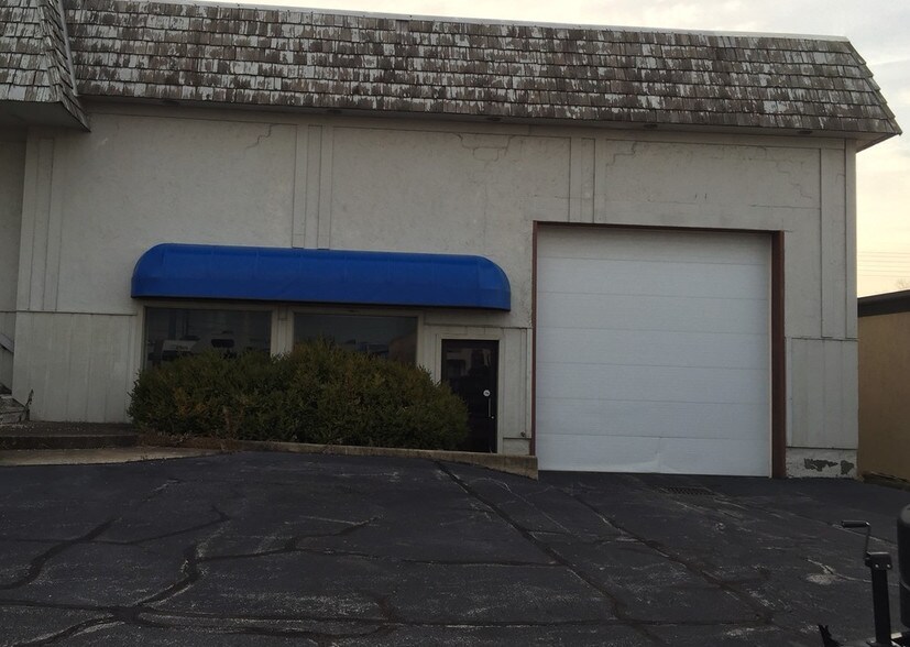 More Photos Of 25080 Lakeland Blvd, Euclid Auto Dealership For Sale