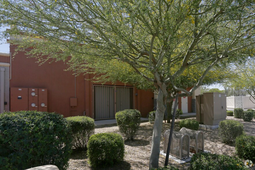 More Photos Of 725 W Commerce Ave, Gilbert Warehouse For Lease