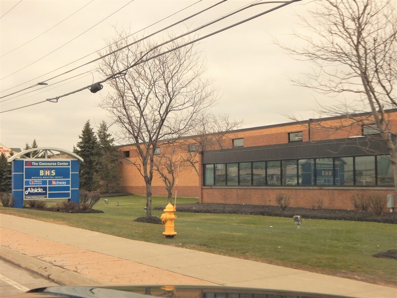More Photos Of 4039 Genesee St, Cheektowaga Distribution For Lease