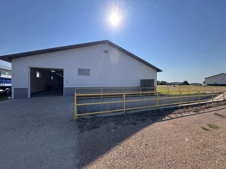 More Photos Of 302 Antelope Dr, Chamberlain Industrial For Sale