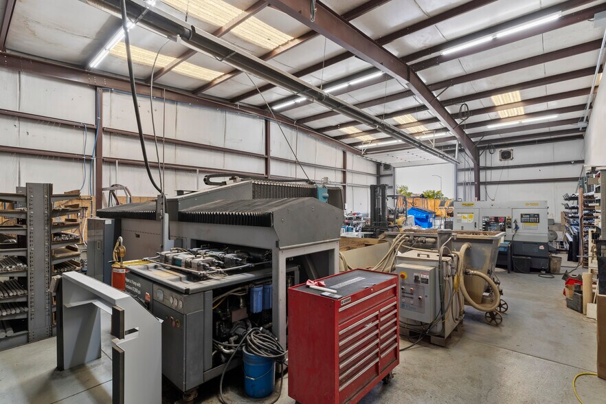 More Photos Of 1211 Wilson ln, West Haven Warehouse For Lease