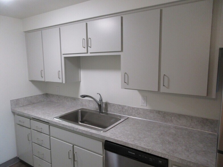 More Photos Of 4551 Chippewa Ct SE, Salem Multifamily For Sale