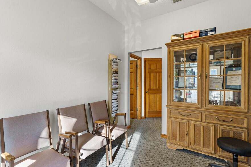 More Photos Of 407 E Alfred St, Tavares Office For Sale