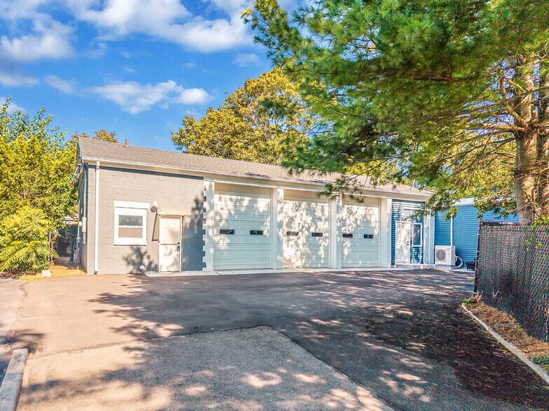 More Photos Of 14-18 Third E Ldl St, Patchogue Flex For Sale