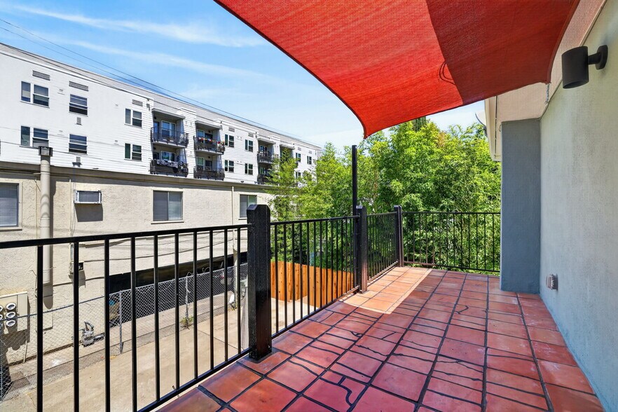 More Photos Of 614 17th St, Sacramento Apartments For Sale