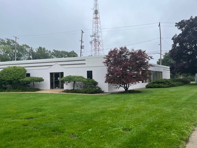 Primary Photo Of 575 W Crosstown Pky, Kalamazoo Office For Sale