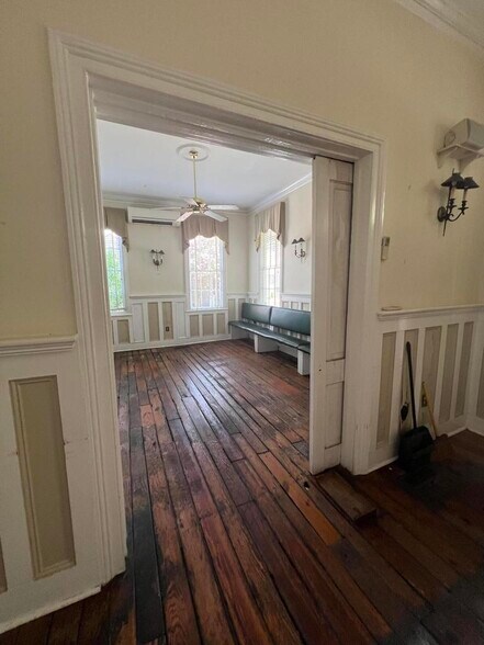 More Photos Of 18 Pinckney St, Charleston Restaurant For Sale