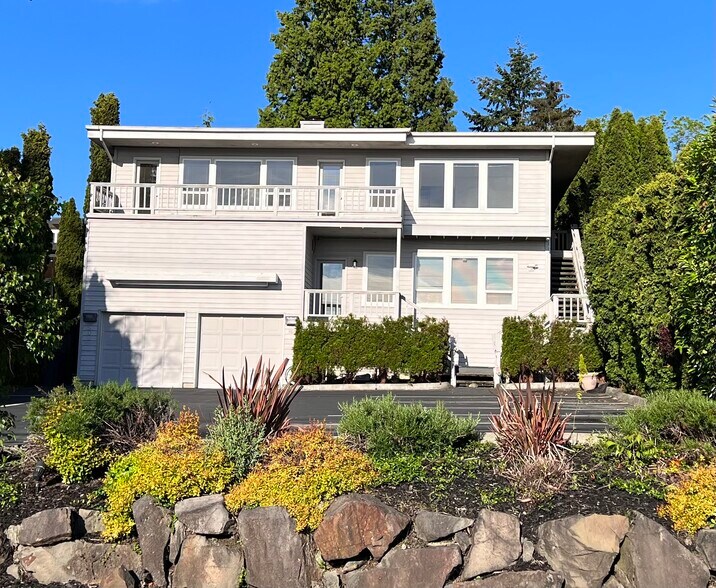 Primary Photo Of 808-810 6th St S, Kirkland Office Residential For Lease