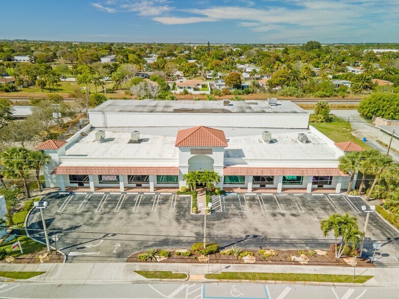 Primary Photo Of 2000 N Federal Hwy, Delray Beach General Retail For Lease