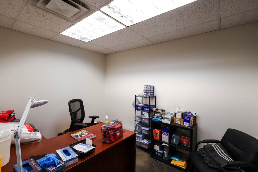 More Photos Of 26620 56 Ave, Langley Twp Warehouse For Sale