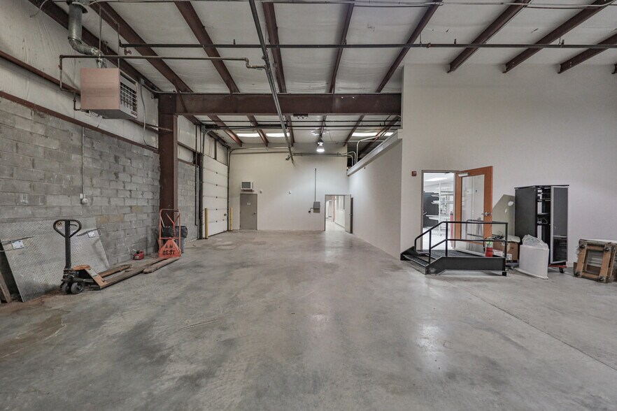 More Photos Of 2299 Brodhead Rd, Bethlehem Office For Sale