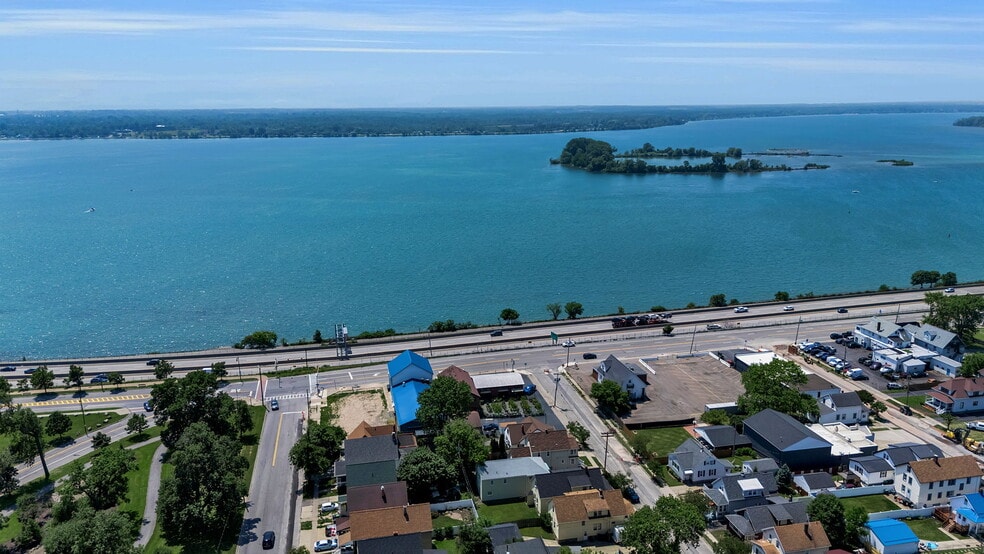 More Photos Of 2809 River Rd, Buffalo Flex For Sale