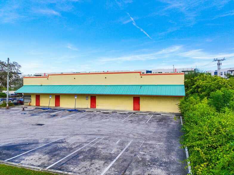 More Photos Of 27330 S Dixie Hwy, Homestead Storefront Retail Office For Sale