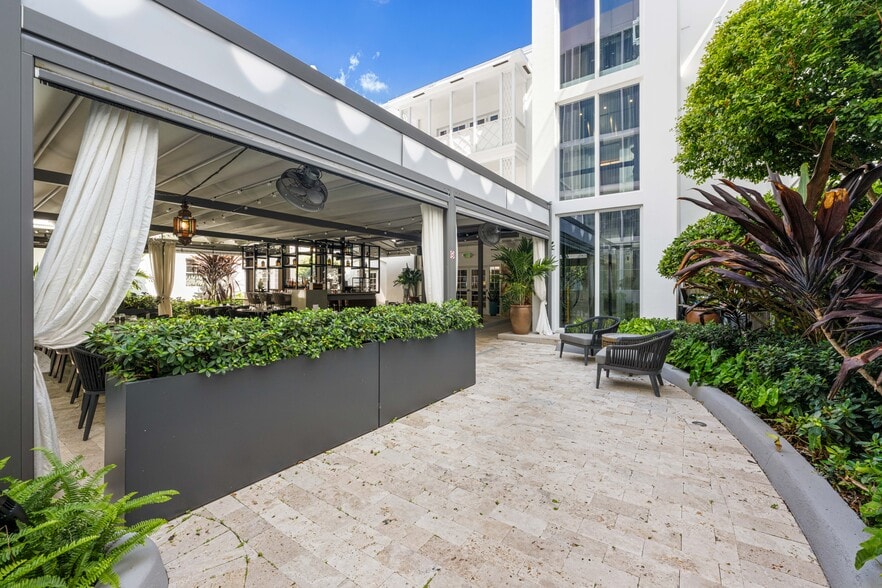 More Photos Of 334 20th St, Miami Beach Hotel For Lease