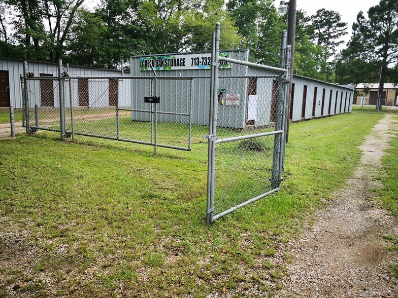 More Photos Of 722 Plum Grove Rd, Cleveland Self Storage For Lease