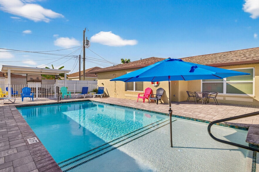 More Photos Of 624 SE 46th St, Cape Coral Apartments For Sale