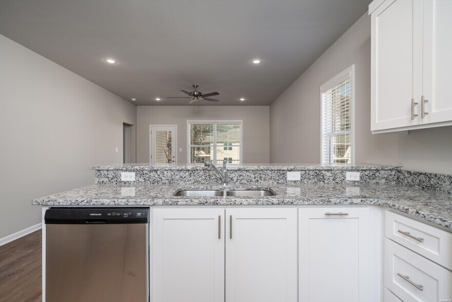 More Photos Of 102 & 106 Cheyenne St, Hot Springs National Park Apartments For Sale