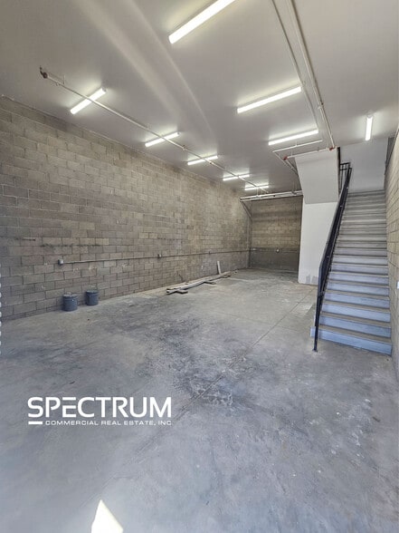 More Photos Of 10505 Glenoaks Blvd, Pacoima Industrial For Lease