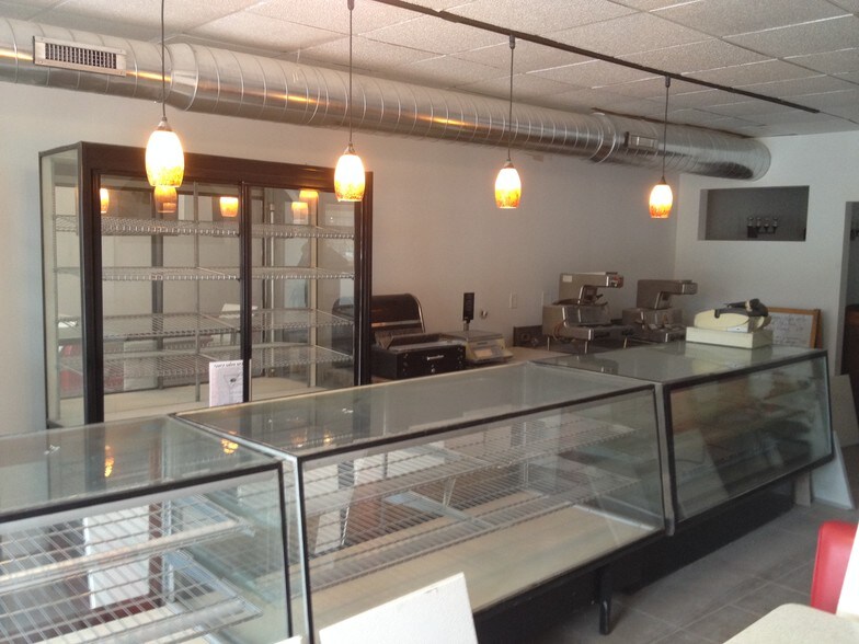 More Photos Of 211-213 N Broad St, Griffith Restaurant For Sale