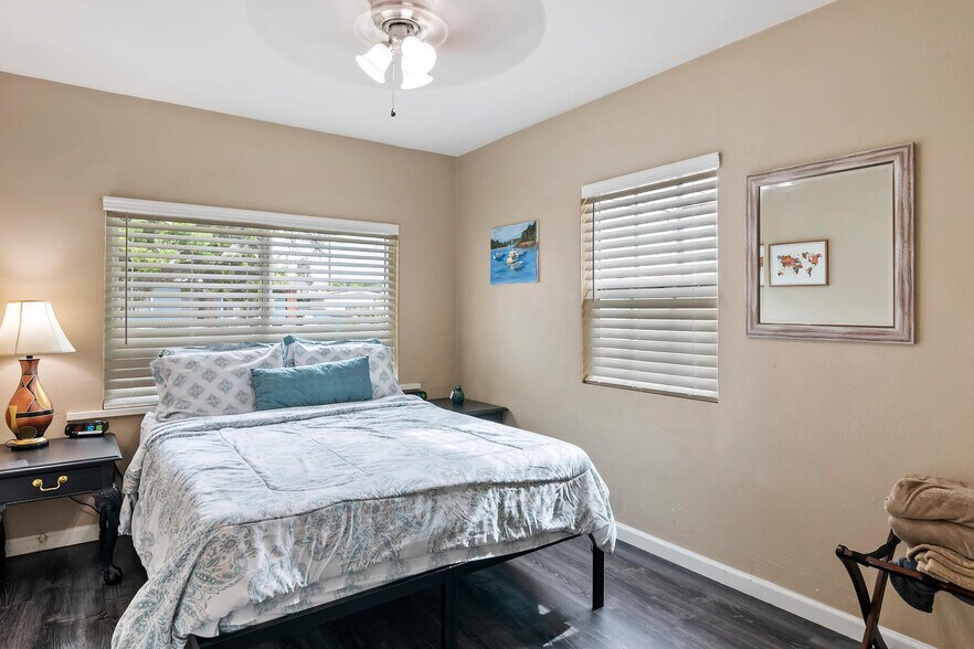 More Photos Of 1910 W Lincoln St, Long Beach Multifamily For Sale