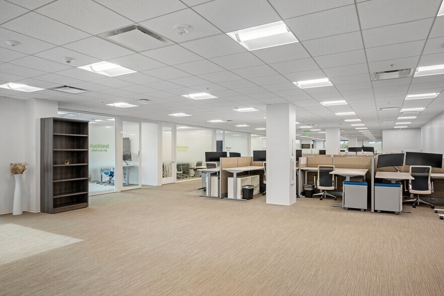 More Photos Of 301 N Lake Ave, Pasadena Office For Lease