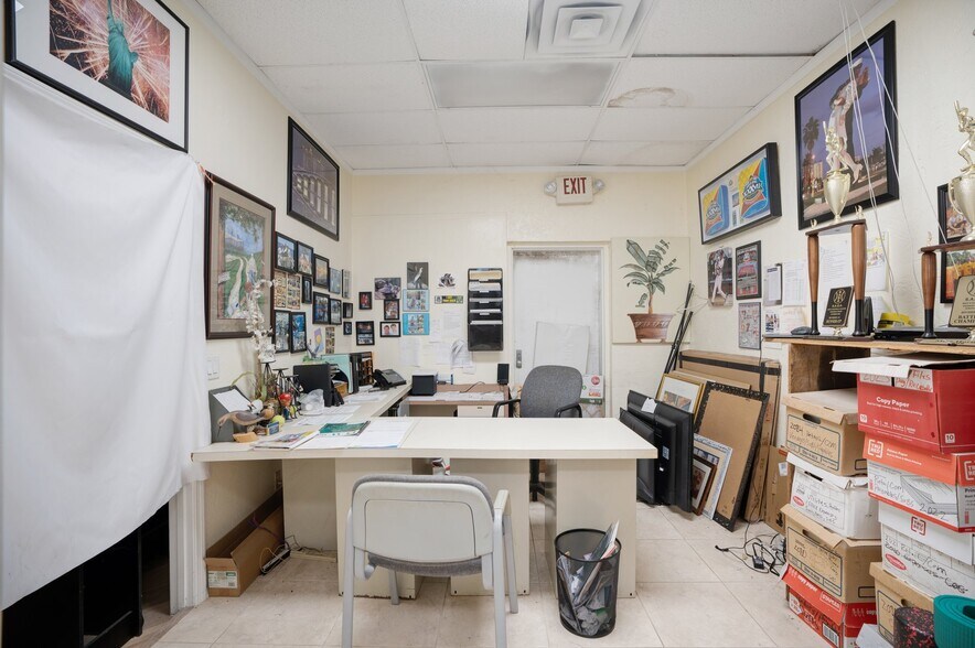 More Photos Of 4444 N Washington Blvd, Sarasota Warehouse For Sale