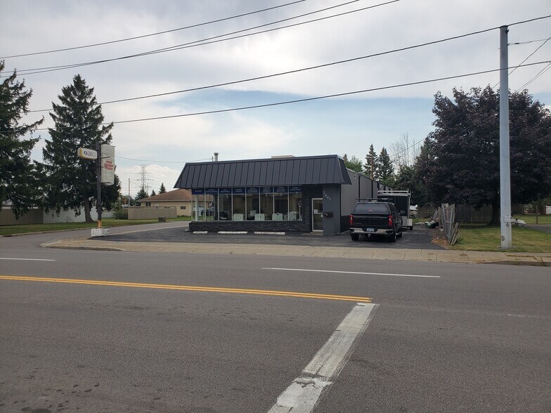 Primary Photo Of 2641 William St, Buffalo Showroom For Sale