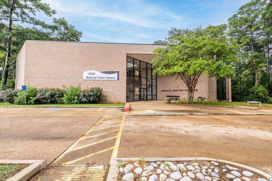 Primary Photo Of 4848 NE Stallings Dr, Nacogdoches Medical For Lease