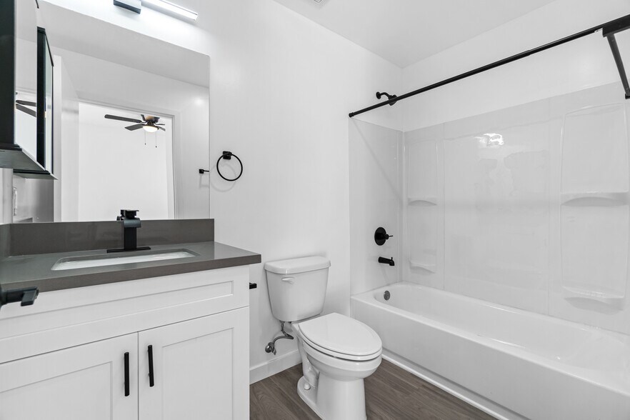 More Photos Of 600 E Olive Ave, Burbank Apartments For Sale