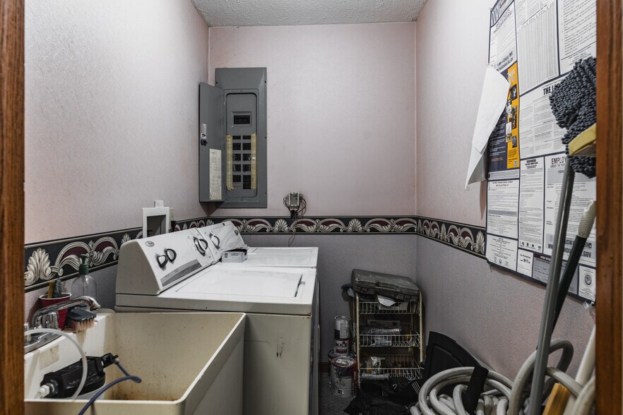 More Photos Of 800 Division St, Parkersburg Medical For Sale