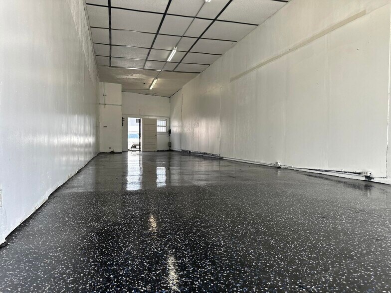 More Photos Of 5300-5328 Long Beach Blvd, Long Beach Storefront Retail Office For Lease