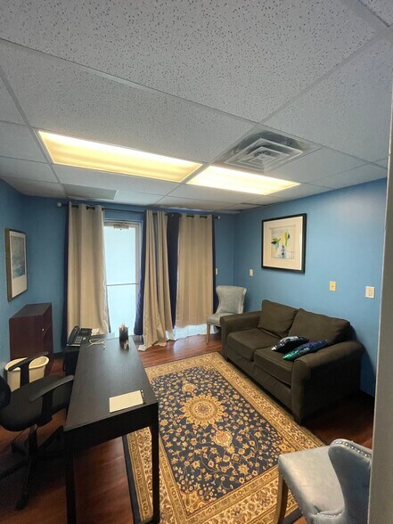 More Photos Of 702 Commerce Dr, Perrysburg Office For Lease