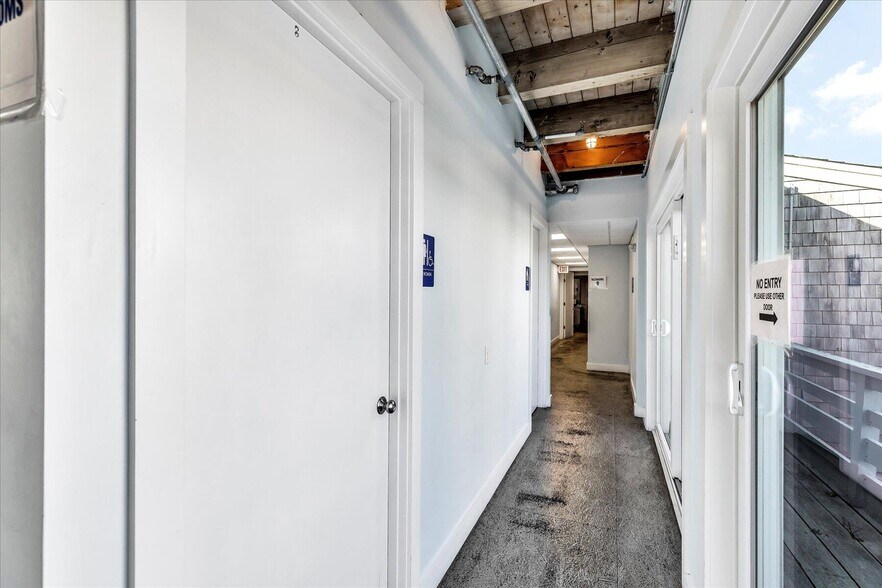 More Photos Of 317-319 Commercial St, Provincetown Restaurant For Lease