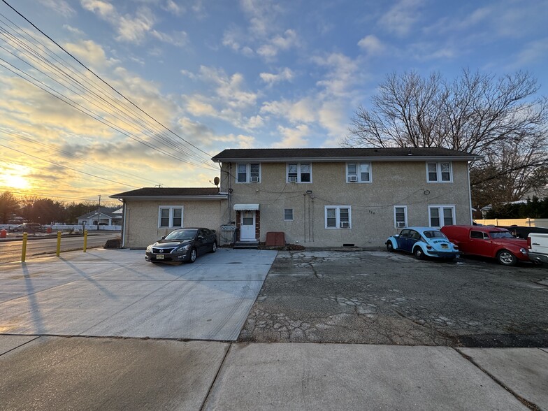 Primary Photo Of 220 W White Horse Pike, Berlin Multifamily For Sale