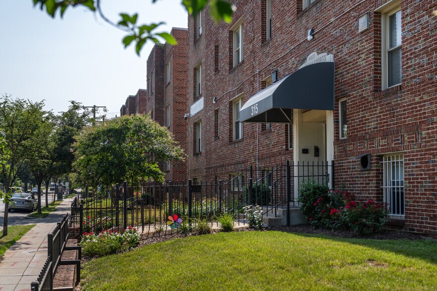 More Photos Of 315-325 Franklin St NE, Washington Apartments For Sale