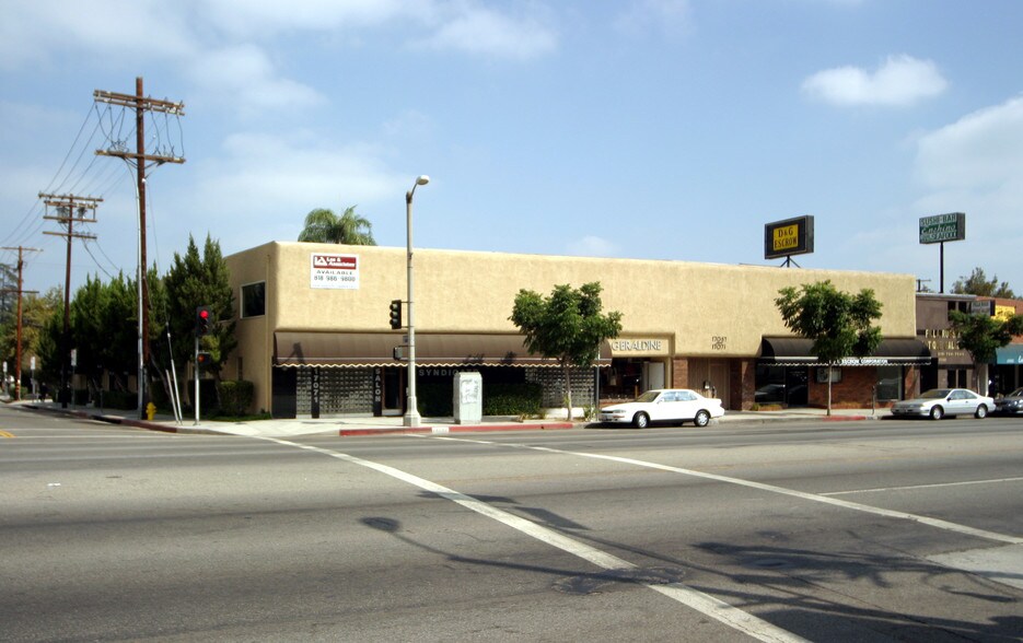 More Photos Of 17059-17071 Ventura Blvd, Encino Storefront Retail Office For Lease