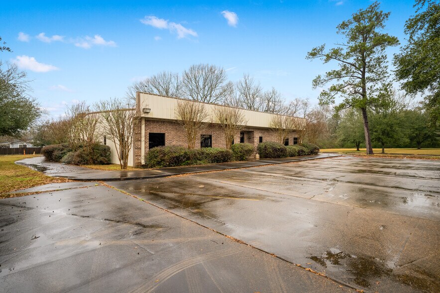 More Photos Of 12334 US-165, Glenmora Office For Sale
