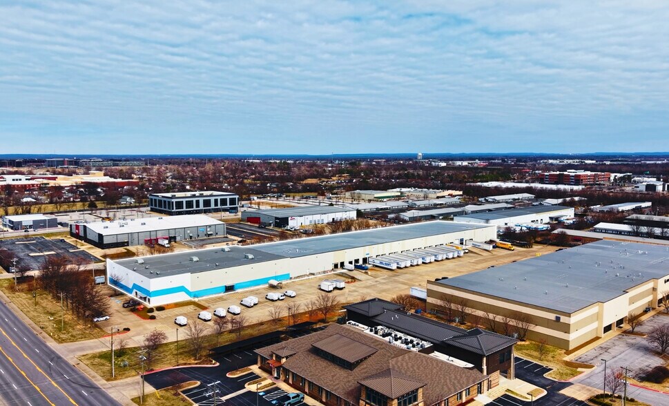 Primary Photo Of 2601 SE J St, Bentonville Warehouse For Lease