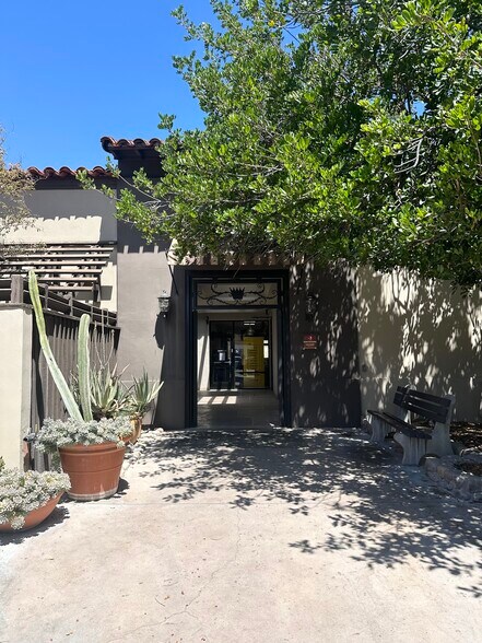 More Photos Of 120 N Maclay Ave, San Fernando Storefront For Lease