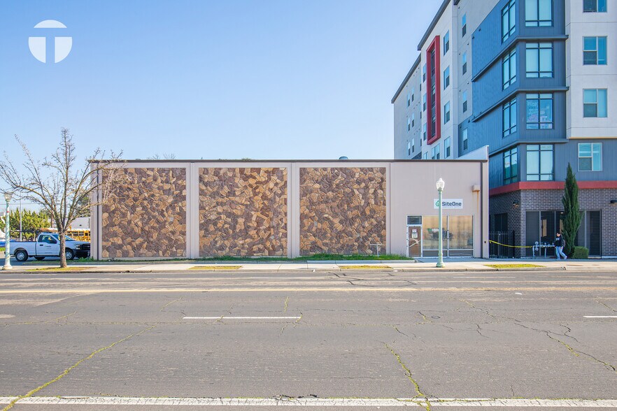 More Photos Of 6500 Elvas Ave, Sacramento Warehouse For Lease