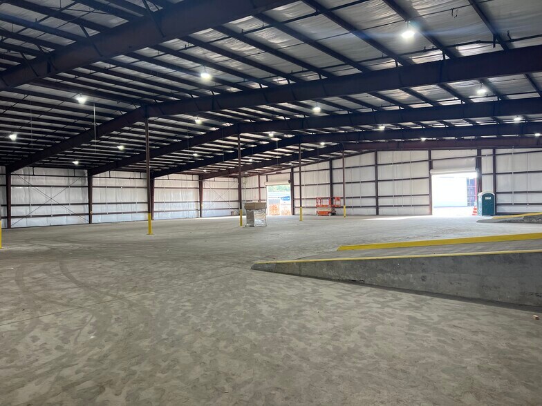 More Photos Of 3451 Georgia Pacific Ave, Mobile Warehouse For Lease
